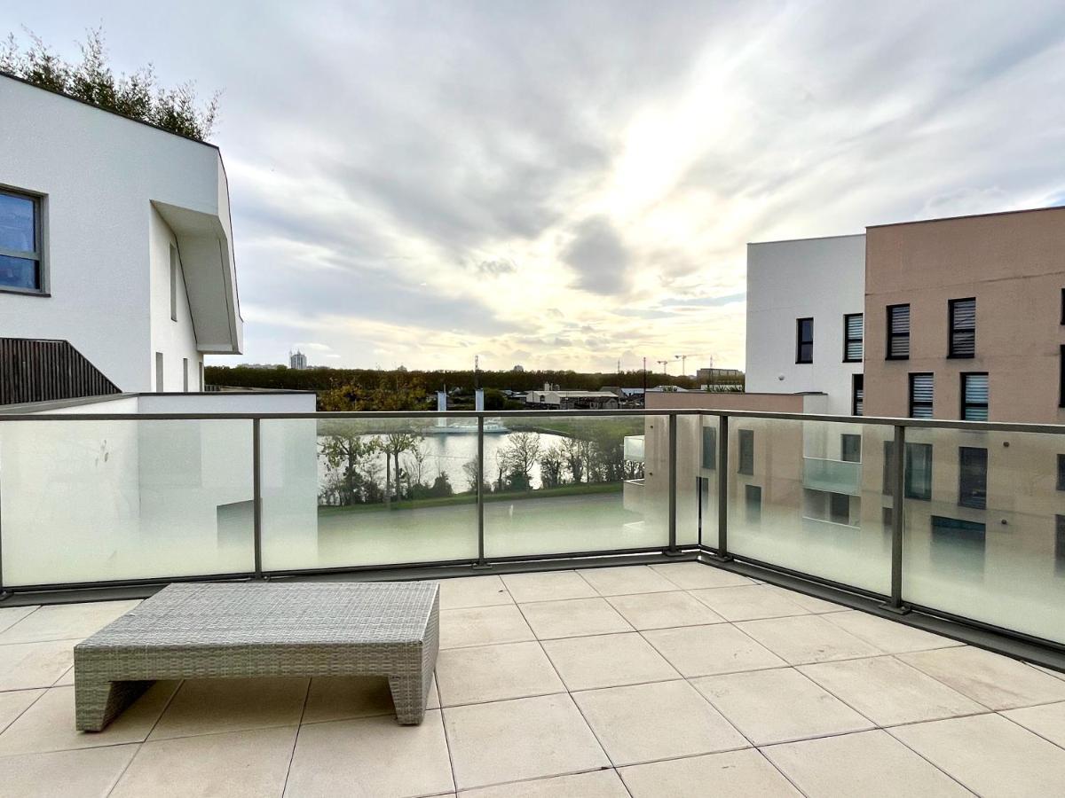 T4 Avec Grande Terrasse Et Parking Prive Appartement Caen