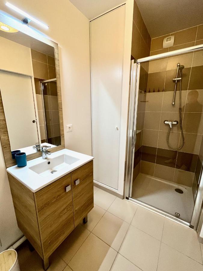 Appartement T4 Avec Grande Terrasse Et Parking Prive Caen